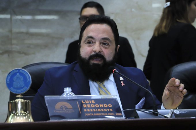 Señalamientos orillan a Luis Redondo a “explicar” la legalidad del Congreso Nacional