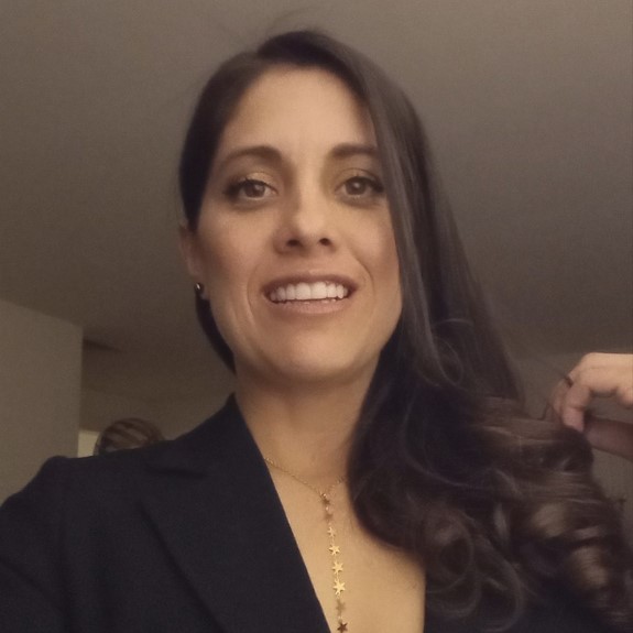 Vinculan al hermano de Bertha Michelle Mendoza con presuntas irregularidades en el MIDES