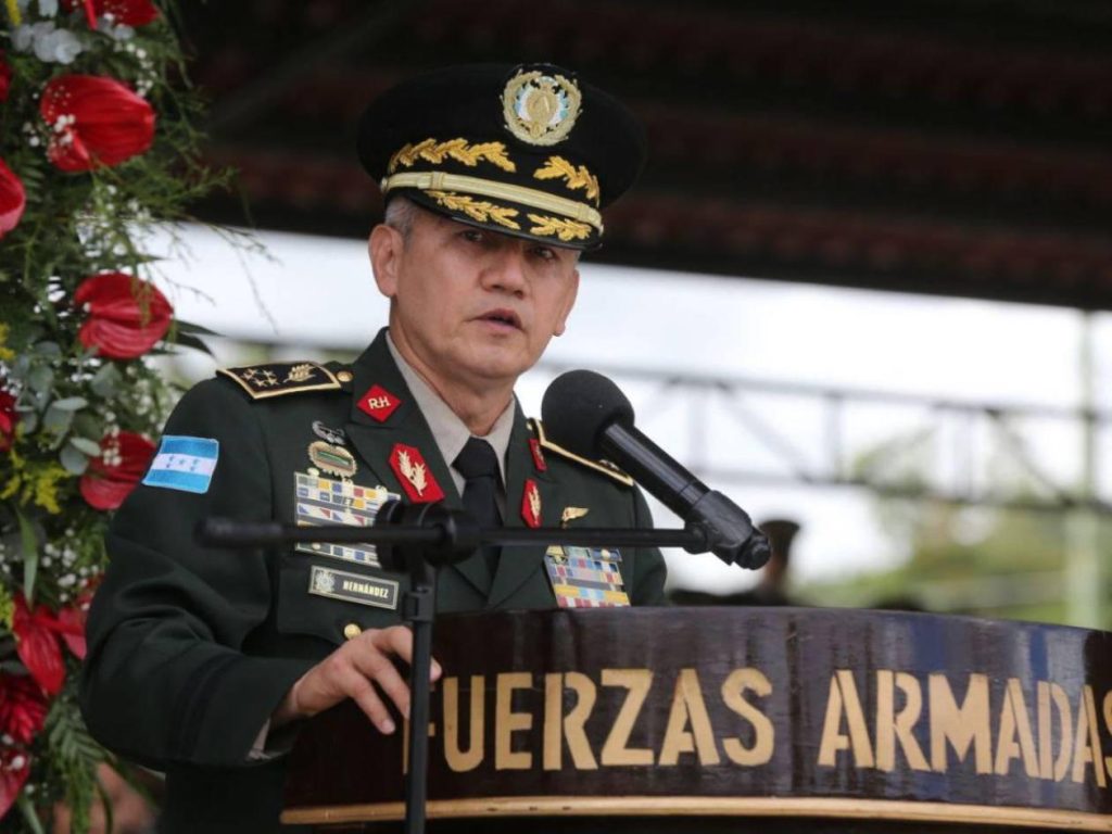 Roosevelt Hernández: el general que divide a Honduras con sus declaraciones