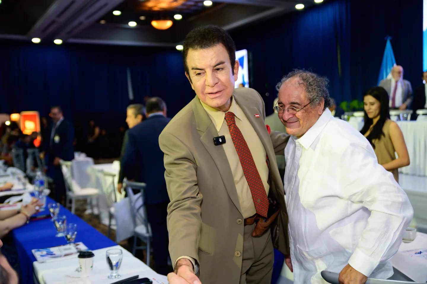 Nasralla sugiere un bloque nacional frente a intento oficialista de frenar elecciones