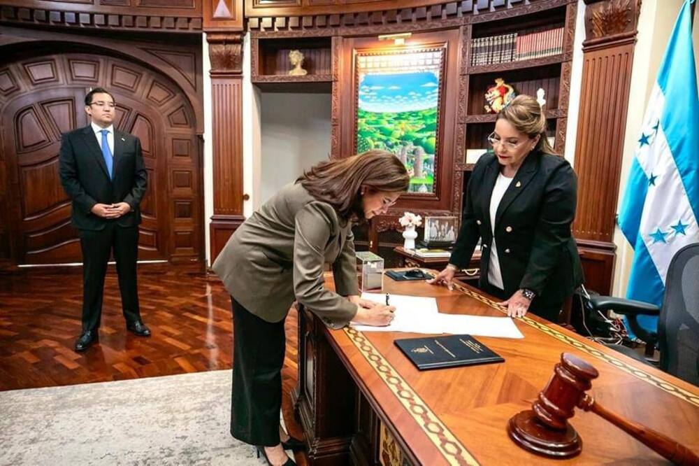 Escándalo en LIBRE: Fraude y la pérdida de apoyo de Rixi Moncada
