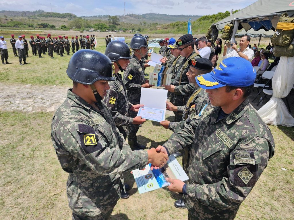 Honduras: ¿Pueden confiar en sus Fuerzas Armadas para las elecciones? Honduras: ¿Pueden confiar en sus Fuerzas Armadas para las elecciones?